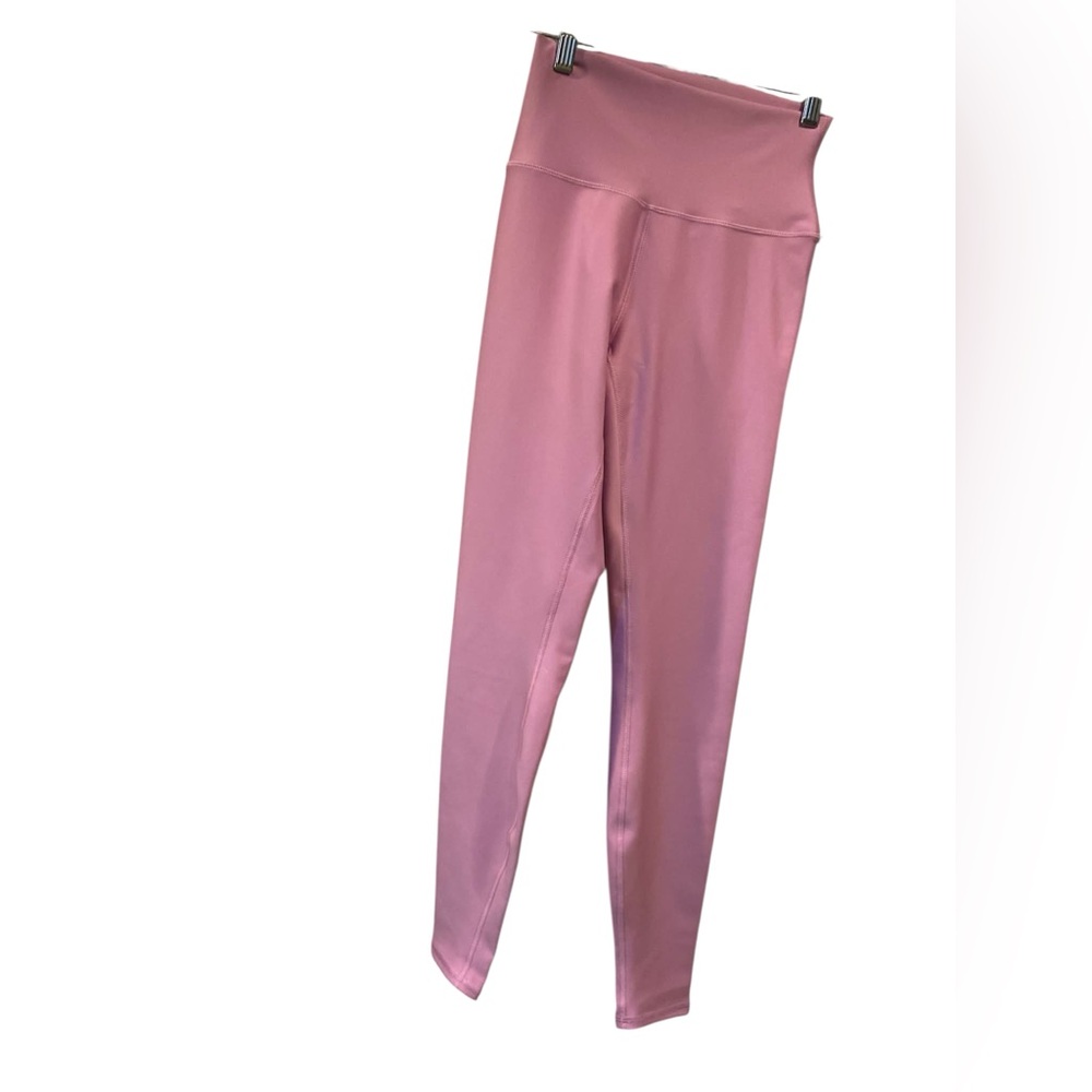 22. NWOT Alo Yoga airlift leggings CANDY HEART PINK Size S